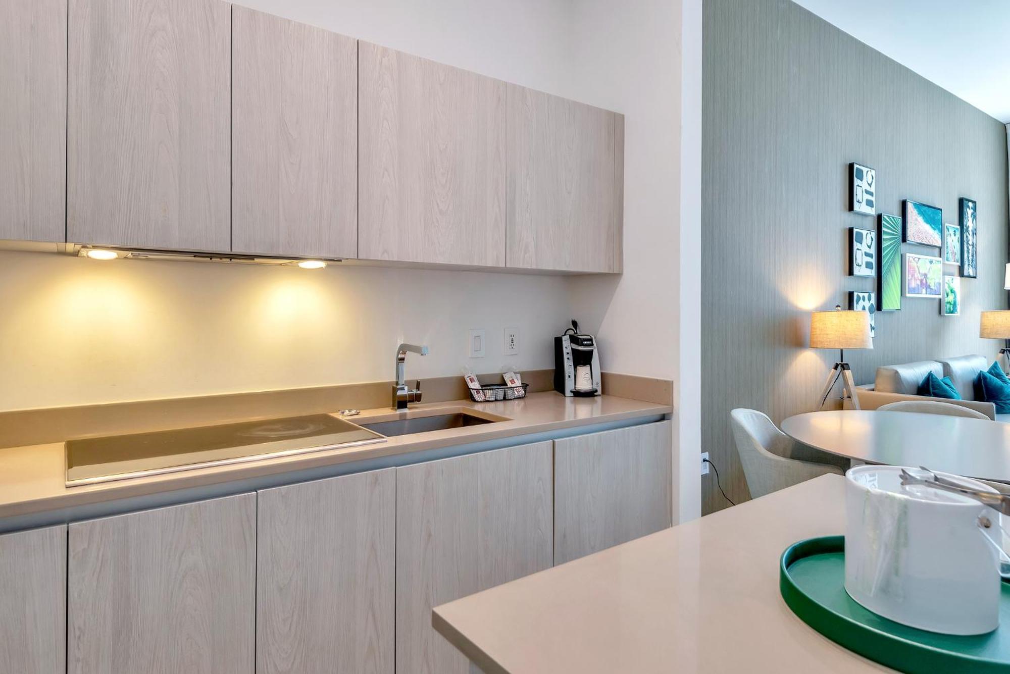 203-1Br/1Ba At The Beach Gem! Lux Amenities! Hollywood Buitenkant foto