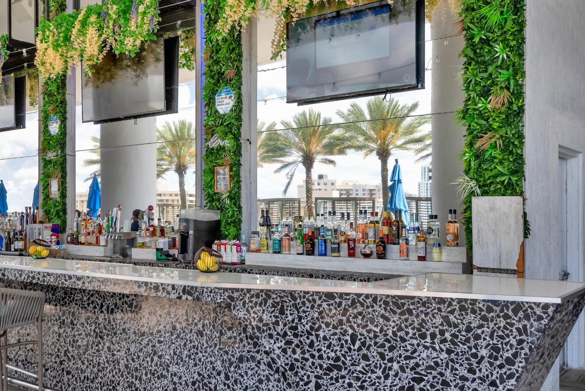 203-1Br/1Ba At The Beach Gem! Lux Amenities! Hollywood Buitenkant foto